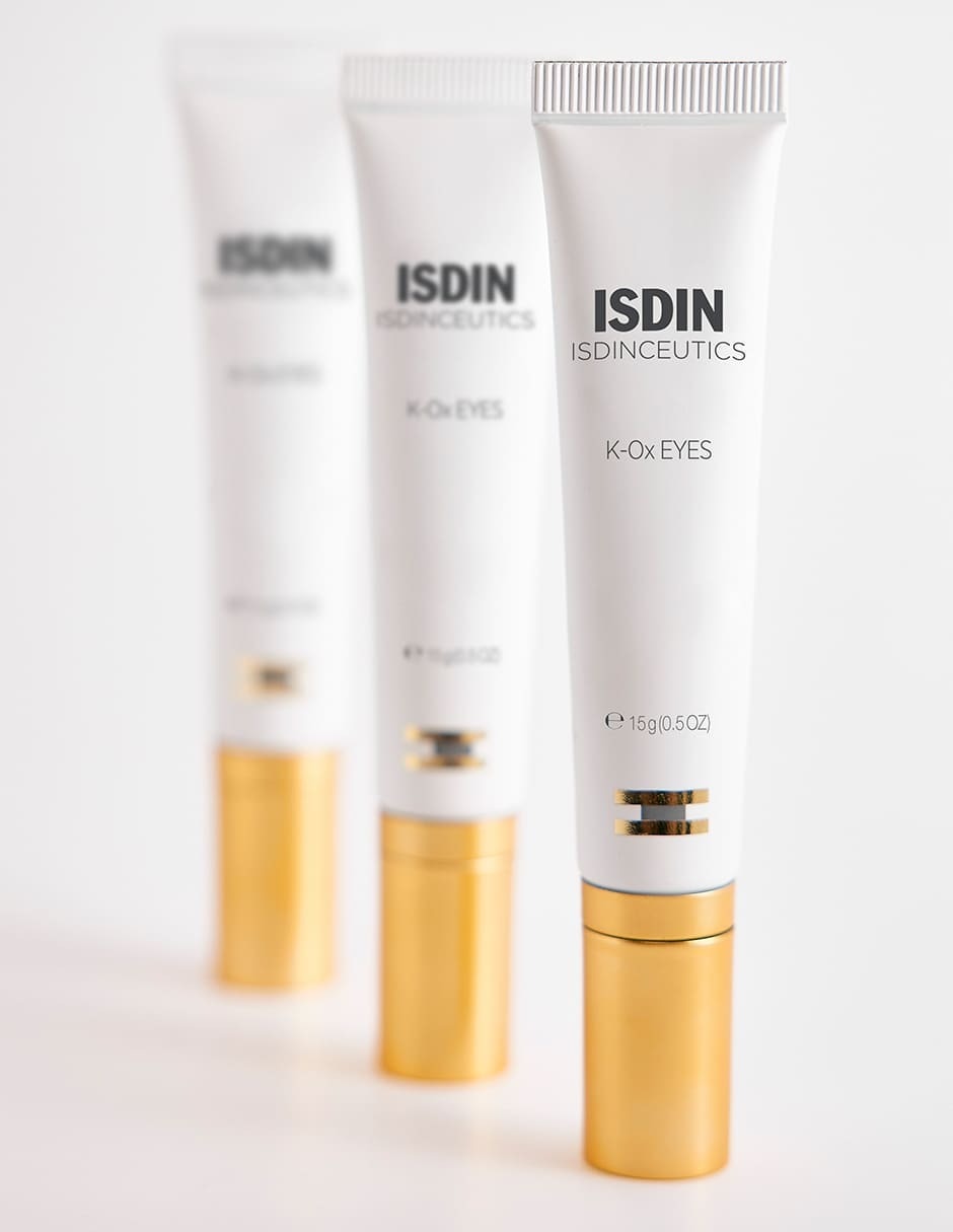 Crema para contorno de ojos recomendada para desinflamar y relajar de día y noche Isdin para todo tipo piel 7
