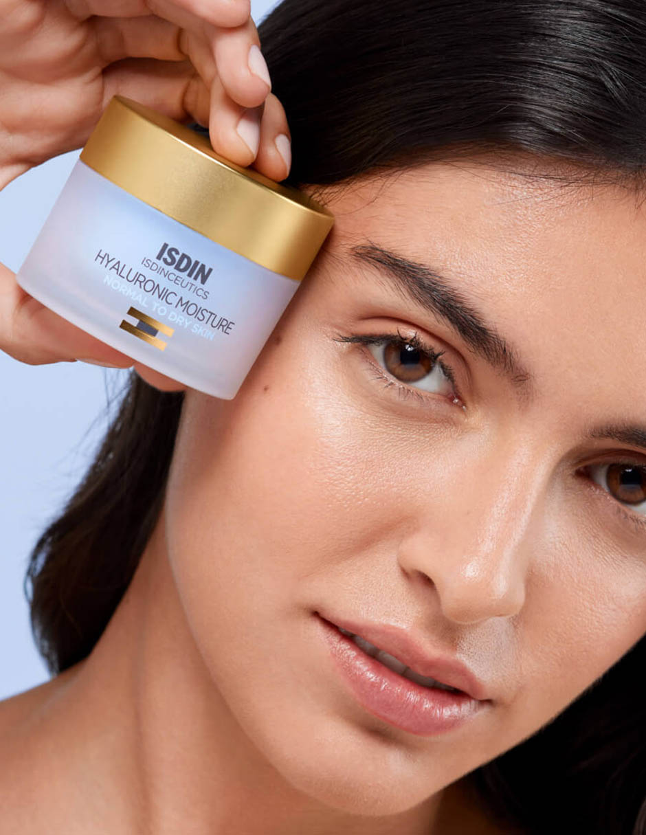 Crema facial recomendada para hidratar día y noche ceutics Hyaluronic Moisture Piel Normal A Seca Isdin Isdinceutics para piel normal y seca 6