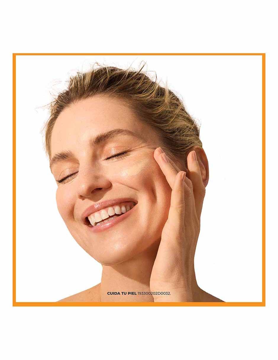 Tratamiento facial Hydrofluid Sun para eliminar el brillo 17