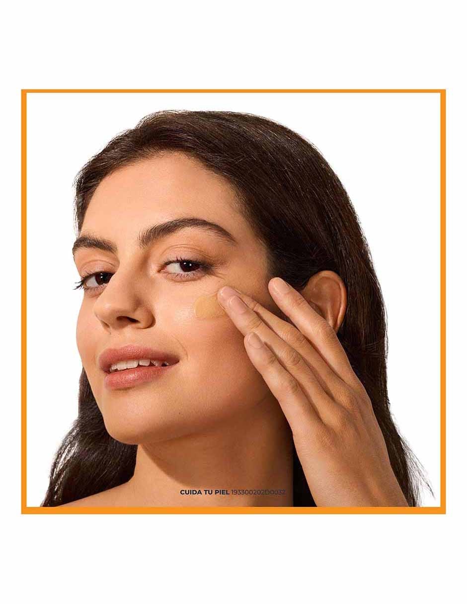 Tratamiento facial Sun Hydrofluid Tono Medio FPS50+ Eucerin Sun para eliminar el brillo 17