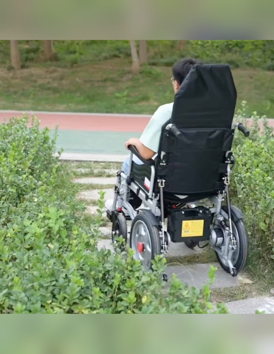 Silla de ruedas eléctrica plegable 18 km hasta 136 kg afse-2025-bl1r-e 4