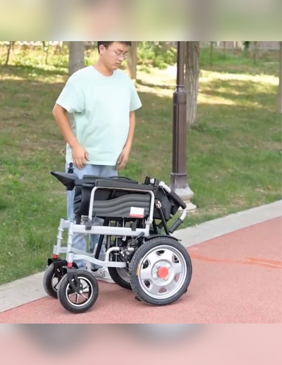 Silla de ruedas eléctrica plegable 18 km hasta 136 kg afse-2025-bl1r-e 3